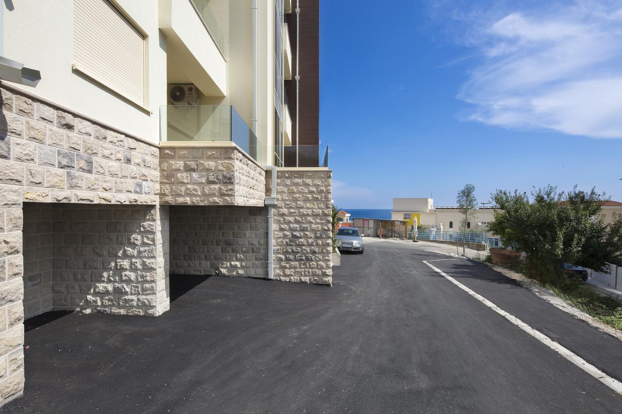 Eukaliptus * Becici (Budva)